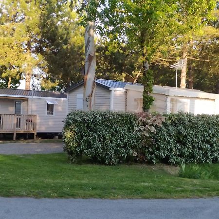 Hotel Camping Les Peupliers à Saint-Pere-en-Retz Extérieur photo