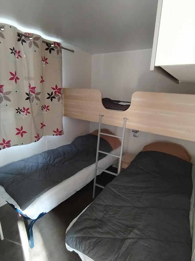 Hotel Camping Les Peupliers à Saint-Pere-en-Retz Extérieur photo