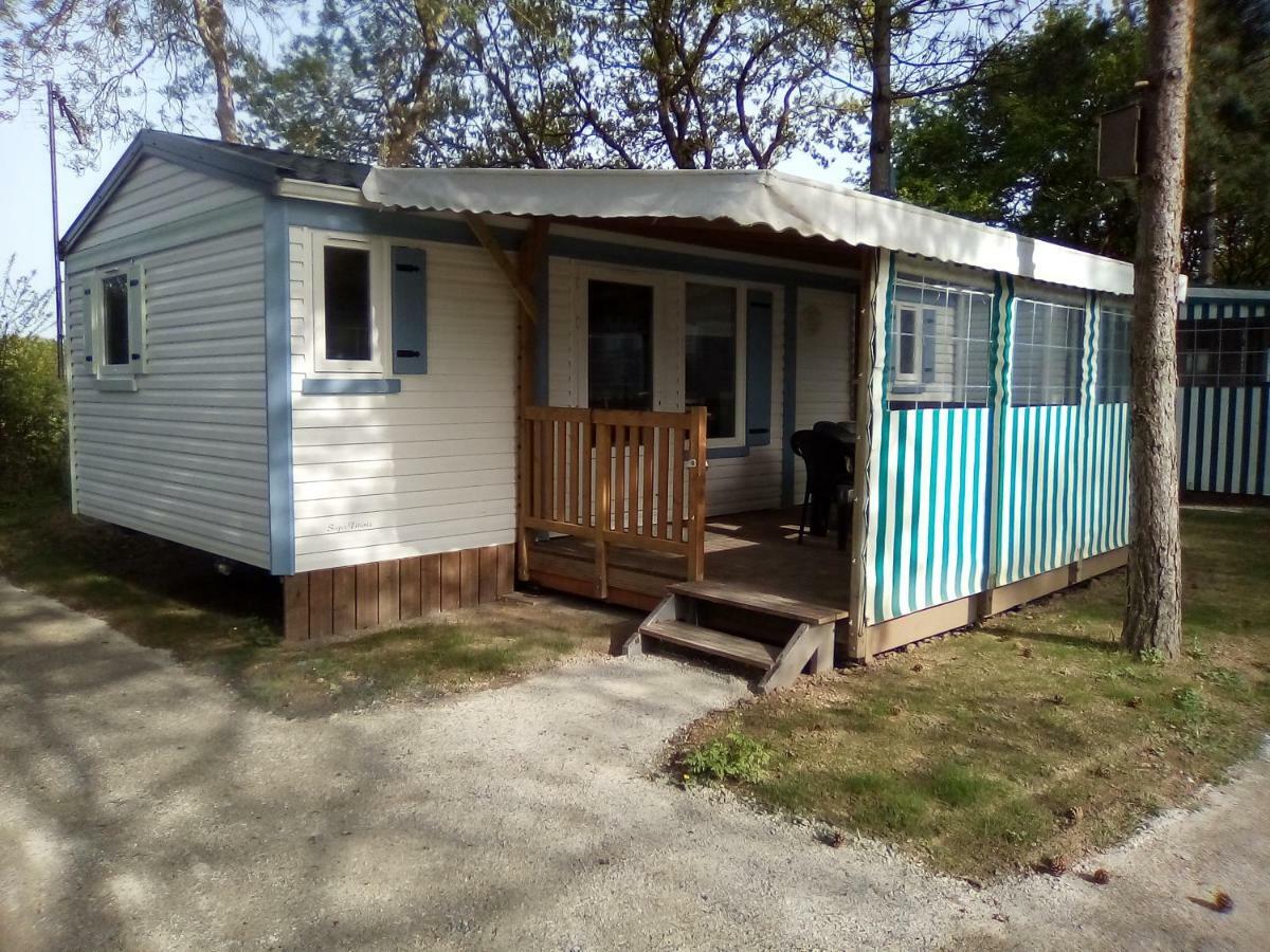 Hotel Camping Les Peupliers à Saint-Pere-en-Retz Extérieur photo